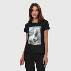 Пижама хлопковая женская Белая лошадь на фоне неба, цвет: черный — фото 2