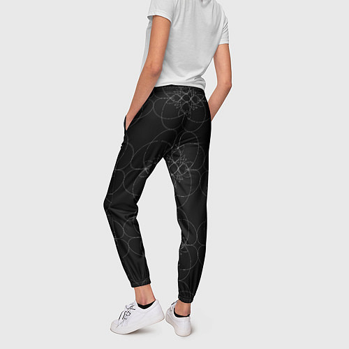 Женские брюки Цветочный орнамент белый на черном / 3D-принт – фото 4