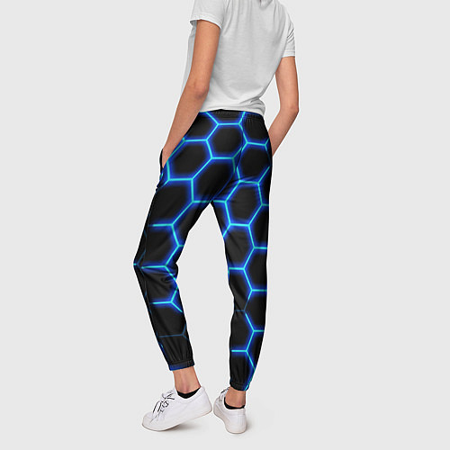 Женские брюки Соты на синем неоновом фоне / 3D-принт – фото 4