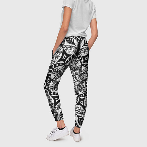 Женские брюки Черно-белая мандала / 3D-принт – фото 4