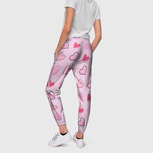 Женские брюки Валентинки на нежно-розовом фоне / 3D-принт – фото 4