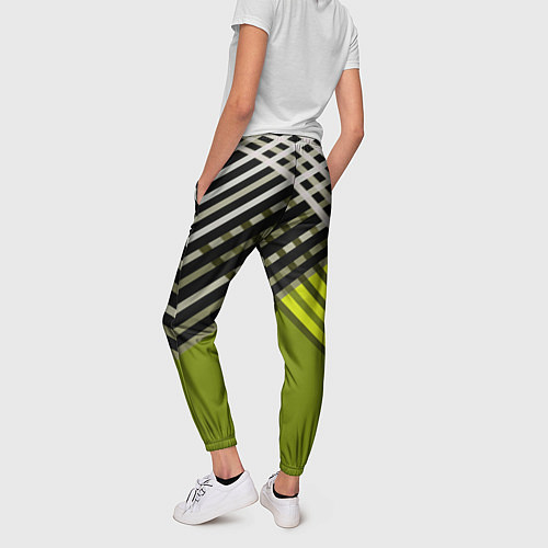 Женские брюки Косые черно-белые полосы на оливковом фоне / 3D-принт – фото 4