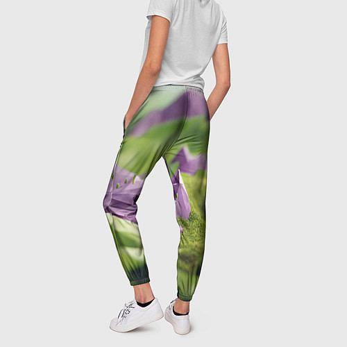 Женские брюки Геометрический пейзаж фиолетовый и зеленый / 3D-принт – фото 4