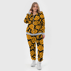 Женский 3D-костюм Растекающийся оранжевый смайл, цвет: 3D-меланж — фото 2