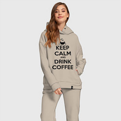 Женский костюм оверсайз Keep Calm & Drink Coffee, цвет: миндальный — фото 2