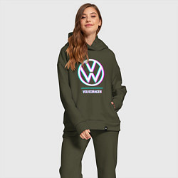 Женский костюм оверсайз Значок Volkswagen в стиле glitch, цвет: хаки — фото 2