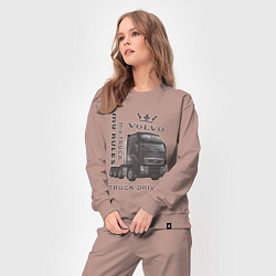 Костюм хлопковый женский Volvo мой грузовик мои правила, цвет: пыльно-розовый — фото 2