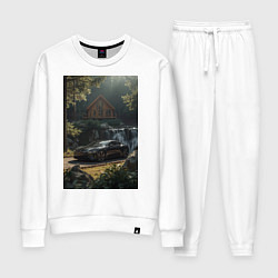 Женский костюм Черный суперкар возле коттеджа в лесу