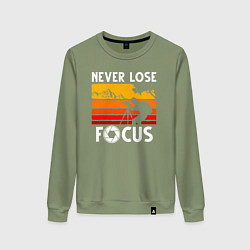 Свитшот хлопковый женский Never lose focus, цвет: авокадо