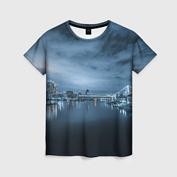 Женская футболка Неоновый город вдалеке и небо - Синий