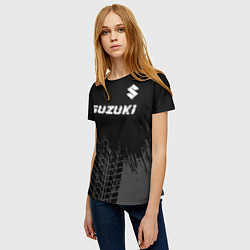 Футболка женская Suzuki speed на темном фоне со следами шин: символ, цвет: 3D-принт — фото 2