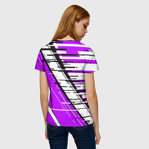 Женская футболка Чёрно-белые глитч полосы на фиолетовом фоне / 3D-принт – фото 4