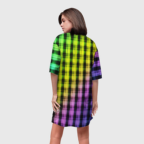 Женская длинная футболка Градиентный клетчатый узор / 3D-принт – фото 4