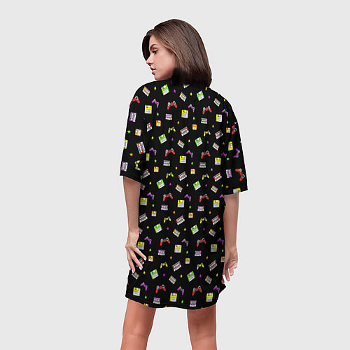Женская длинная футболка 90s pattern on black / 3D-принт – фото 4