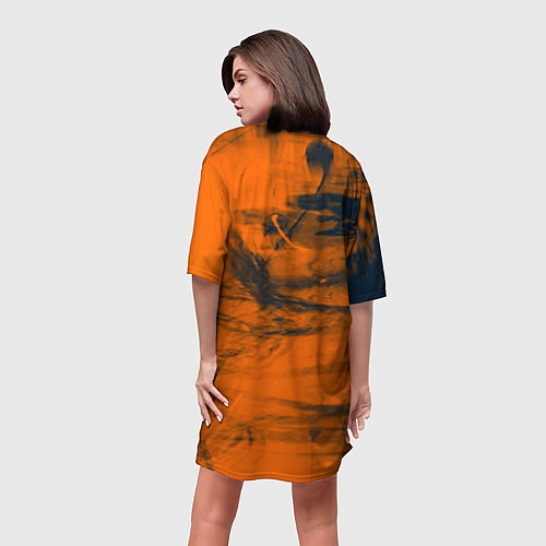 Женская длинная футболка Абстрактная оранжевая поверхность и чёрные тени / 3D-принт – фото 4