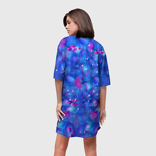 Женская длинная футболка Волшебный енот в цветах / 3D-принт – фото 4