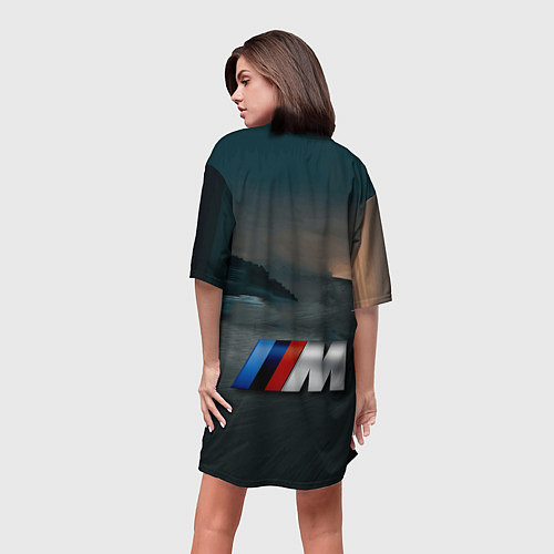 Женская длинная футболка Бэха на ночной гоночной трассе - M Performance / 3D-принт – фото 4