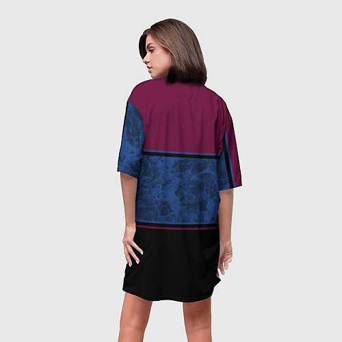 Женская длинная футболка Бордовый, синий мраморный и черный полосы / 3D-принт – фото 4