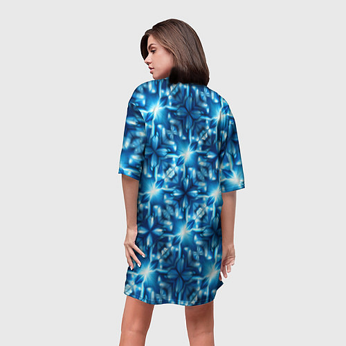 Женская длинная футболка Светящиеся голубые цветы / 3D-принт – фото 4