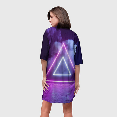 Женская длинная футболка Неоновый треугольник в неоновом дыму / 3D-принт – фото 4