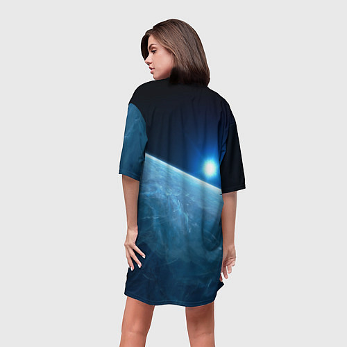 Женская длинная футболка Кроха капибара в космическом скафандре / 3D-принт – фото 4