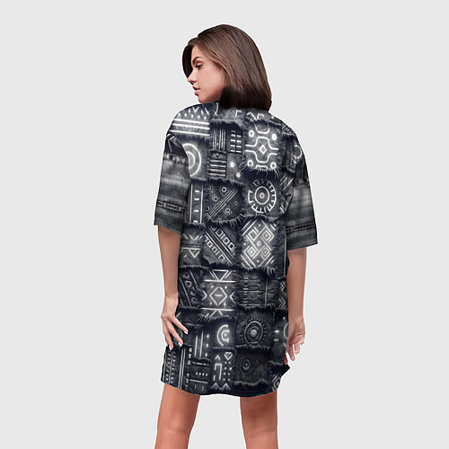 Женская длинная футболка Африканские узоры на пэчворк дениме / 3D-принт – фото 4