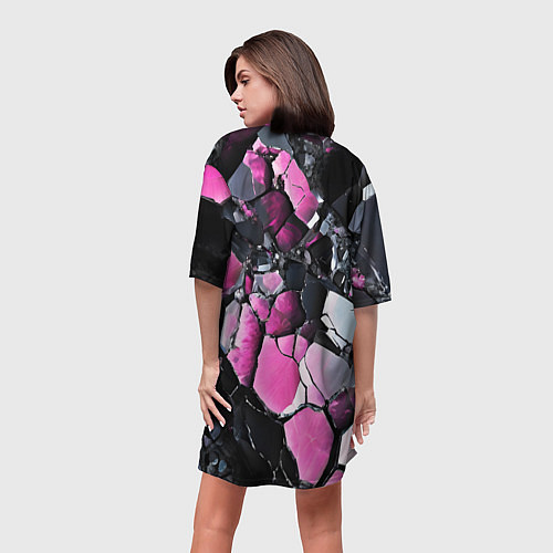 Женская длинная футболка Чёрно-розовый камень / 3D-принт – фото 4