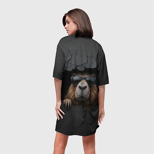 Женская длинная футболка Капибара в стене / 3D-принт – фото 4