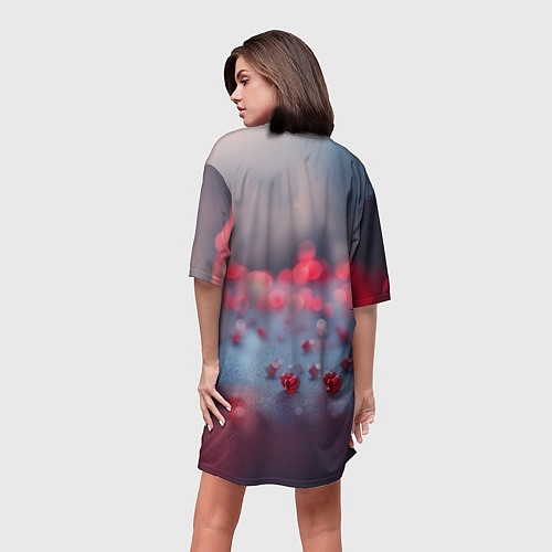 Женская длинная футболка Хрустальное красное сердце на сером фоне с боке / 3D-принт – фото 4