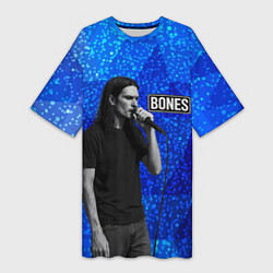Футболка женская длинная Bones стоит с микрофоном, цвет: 3D-принт