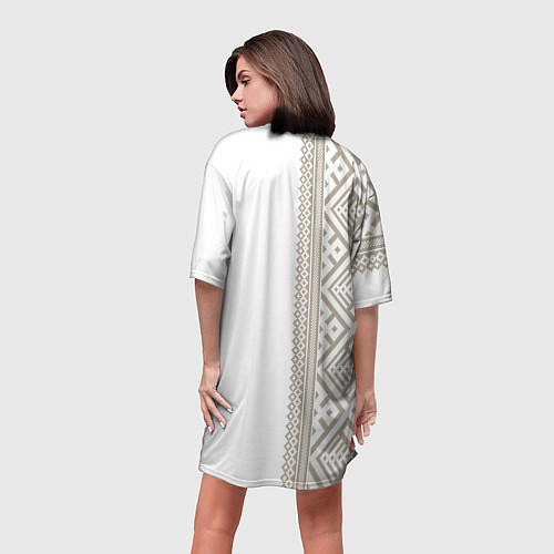 Женская длинная футболка Узоры славянские в бежевом цвете / 3D-принт – фото 4