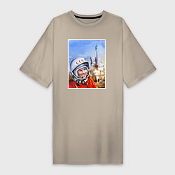 Женская футболка-платье Юрий Гагарин на космодроме