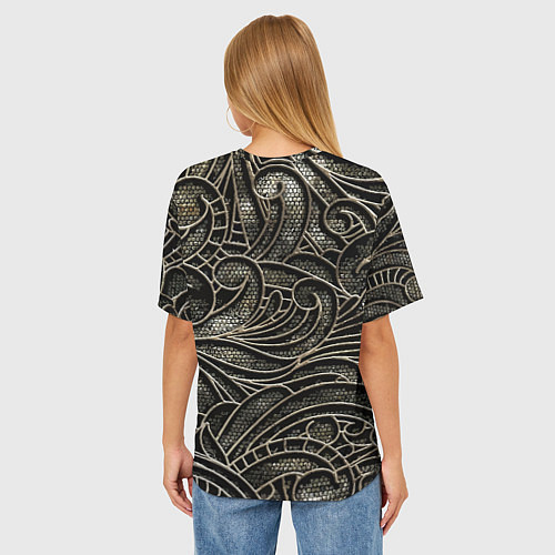 Женская футболка оверсайз Брутальный металлический орнамент / 3D-принт – фото 4
