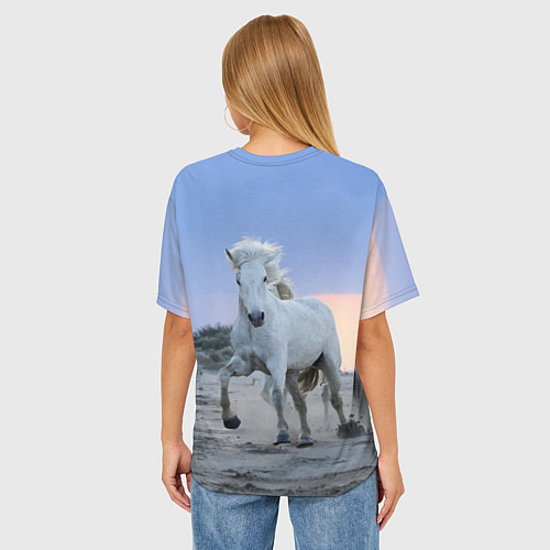 Женская футболка оверсайз Белый конь / 3D-принт – фото 4