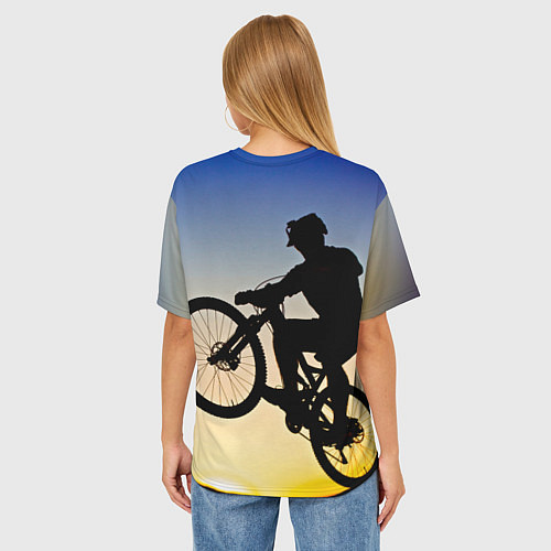 Женская футболка оверсайз Прыжок велосипедиста / 3D-принт – фото 4