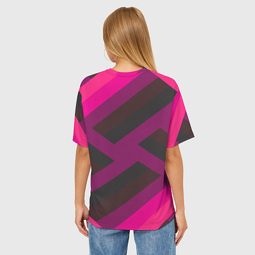 Женская футболка оверсайз Розовый и тёмный паттерн / 3D-принт – фото 4