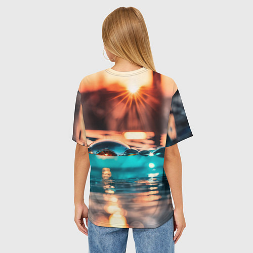 Женская футболка оверсайз Поверхность воды на закате макро / 3D-принт – фото 4