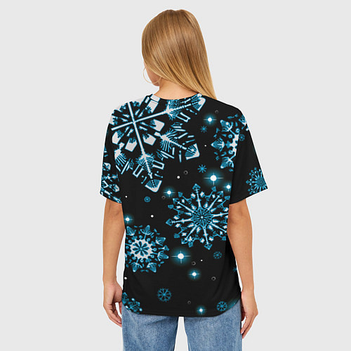 Женская футболка оверсайз Кружение снежинок / 3D-принт – фото 4