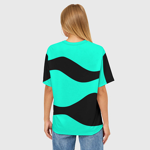 Женская футболка оверсайз Бирюзовый в чёрные волнистые полосы абстракция / 3D-принт – фото 4