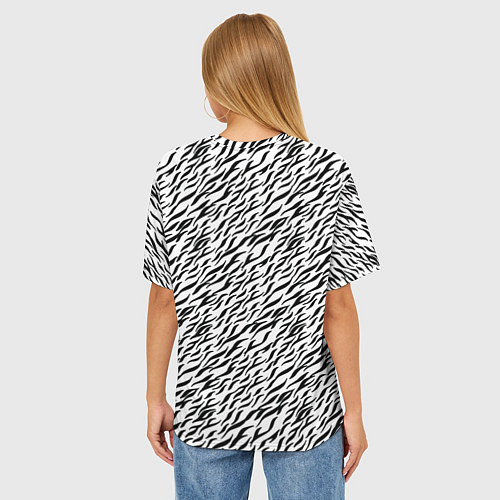 Женская футболка оверсайз Чёрно-белый имитация шкуры / 3D-принт – фото 4