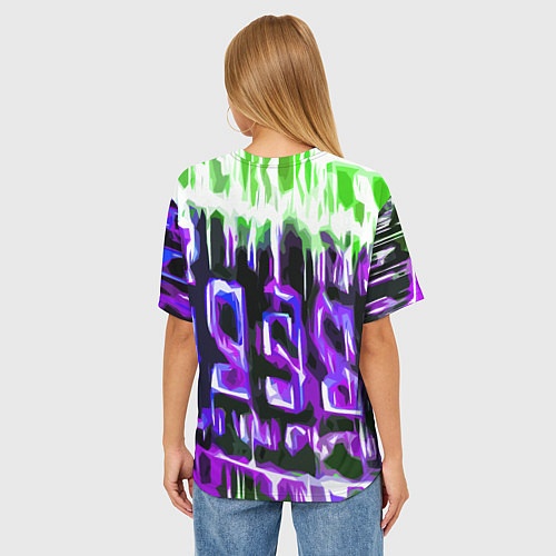 Женская футболка оверсайз Фиолетово-зелёная абстракция на чёрном фоне / 3D-принт – фото 4
