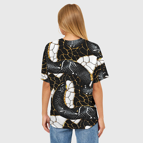 Женская футболка оверсайз Змеиная черно-белая абстракция / 3D-принт – фото 4