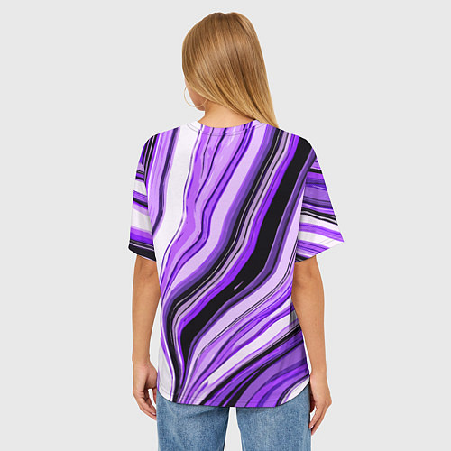 Женская футболка оверсайз Волнистые вертикальные чёрно-фиолетовые полосы / 3D-принт – фото 4