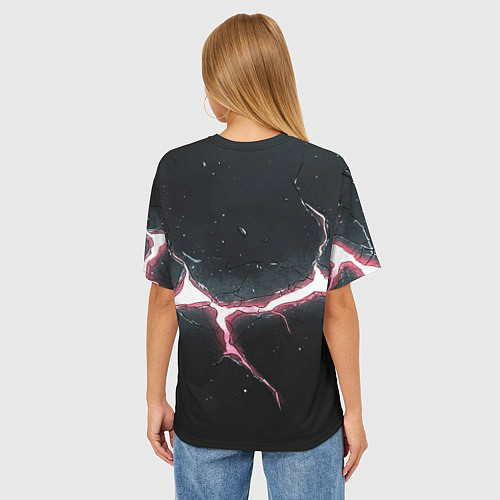 Женская футболка оверсайз Разлом на черной плите / 3D-принт – фото 4