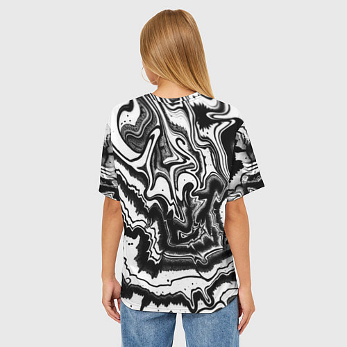 Женская футболка оверсайз Закрученные волны - чб абстракция / 3D-принт – фото 4