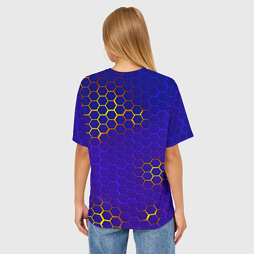 Женская футболка оверсайз Неоновые соты броня / 3D-принт – фото 4
