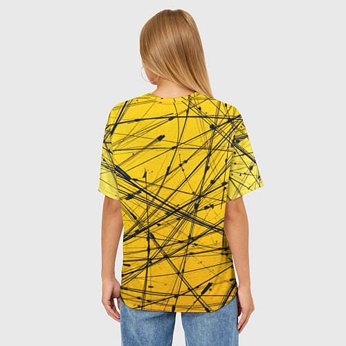 Женская футболка оверсайз Черные штрихи на желтом / 3D-принт – фото 4