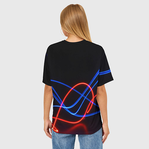 Женская футболка оверсайз Красно синие неоновые линии на черном фоне / 3D-принт – фото 4
