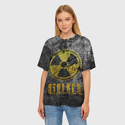 Футболка оверсайз женская Сталкер - знак на сером, цвет: 3D-принт — фото 2