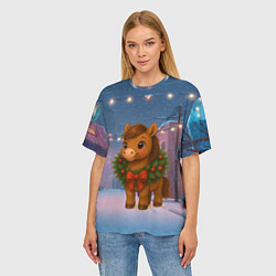 Футболка оверсайз женская Лошадка с новогоднем венком 2026, цвет: 3D-принт — фото 2